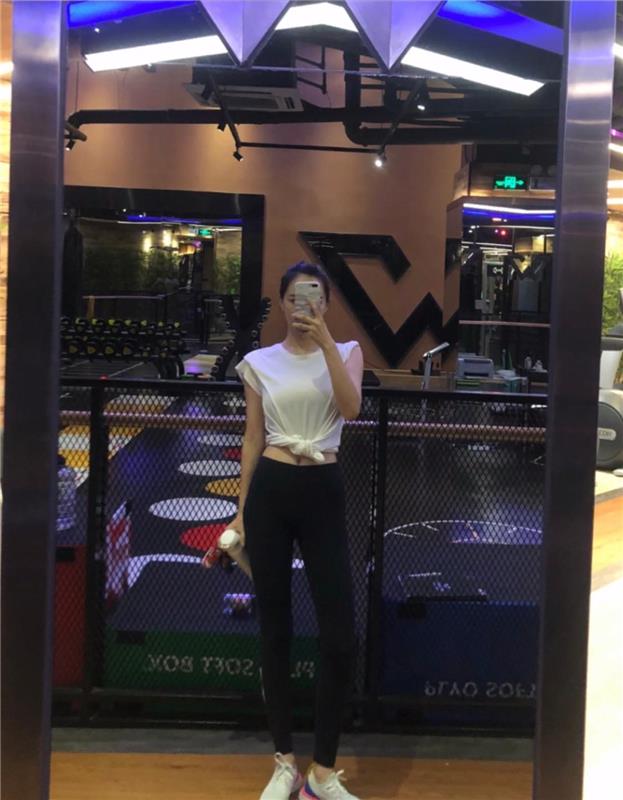 福田区约炮美腿风Sao小妹